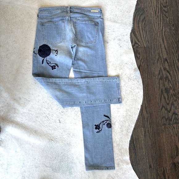 Pilcro Hyphen embroidered jeans - Picture 11 of 16